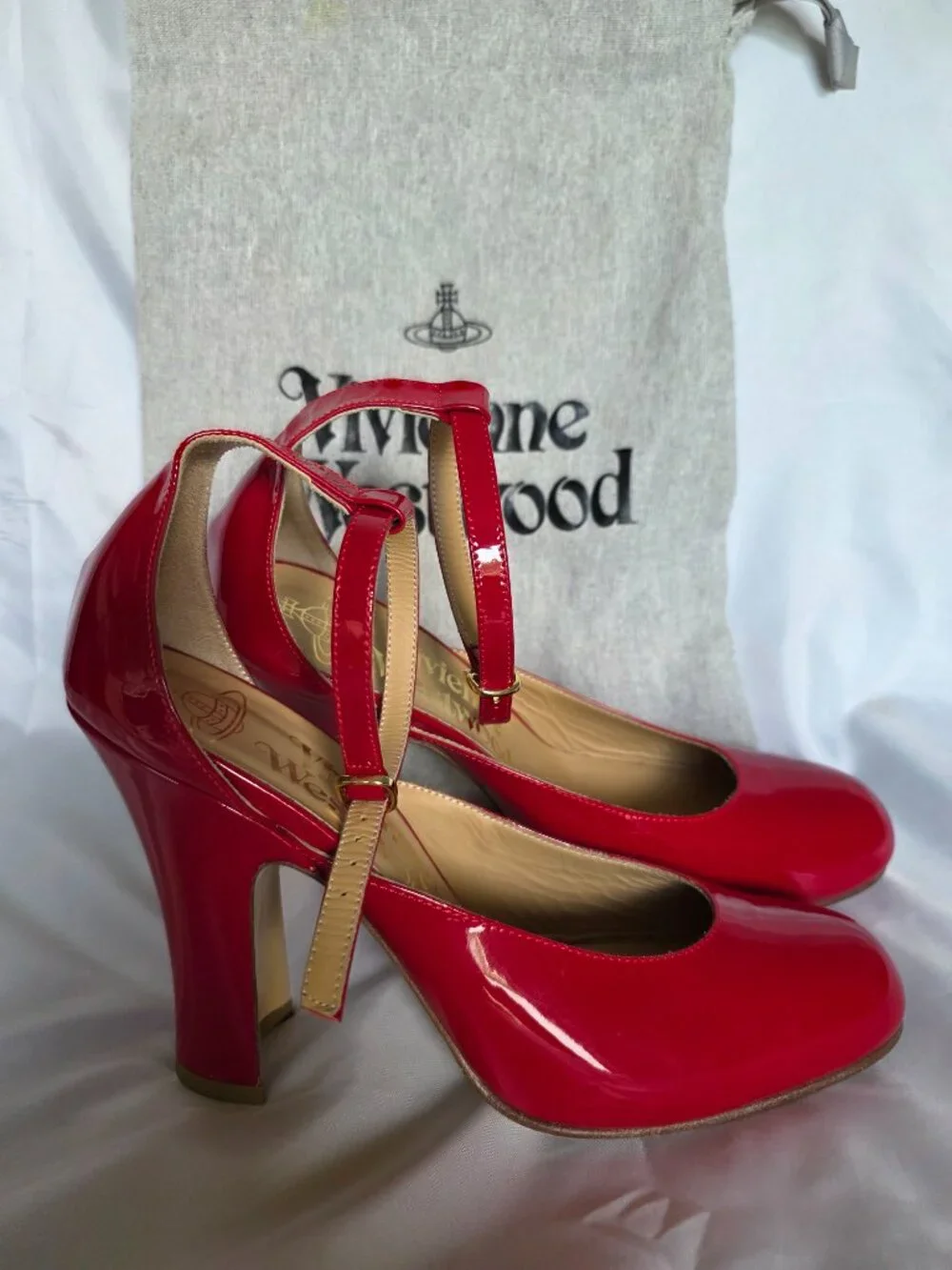 VIVIENNE WESTWOOD RED PATENT LEATHER ANKLE STRAP PUMPS – SIZE 40 – NEW